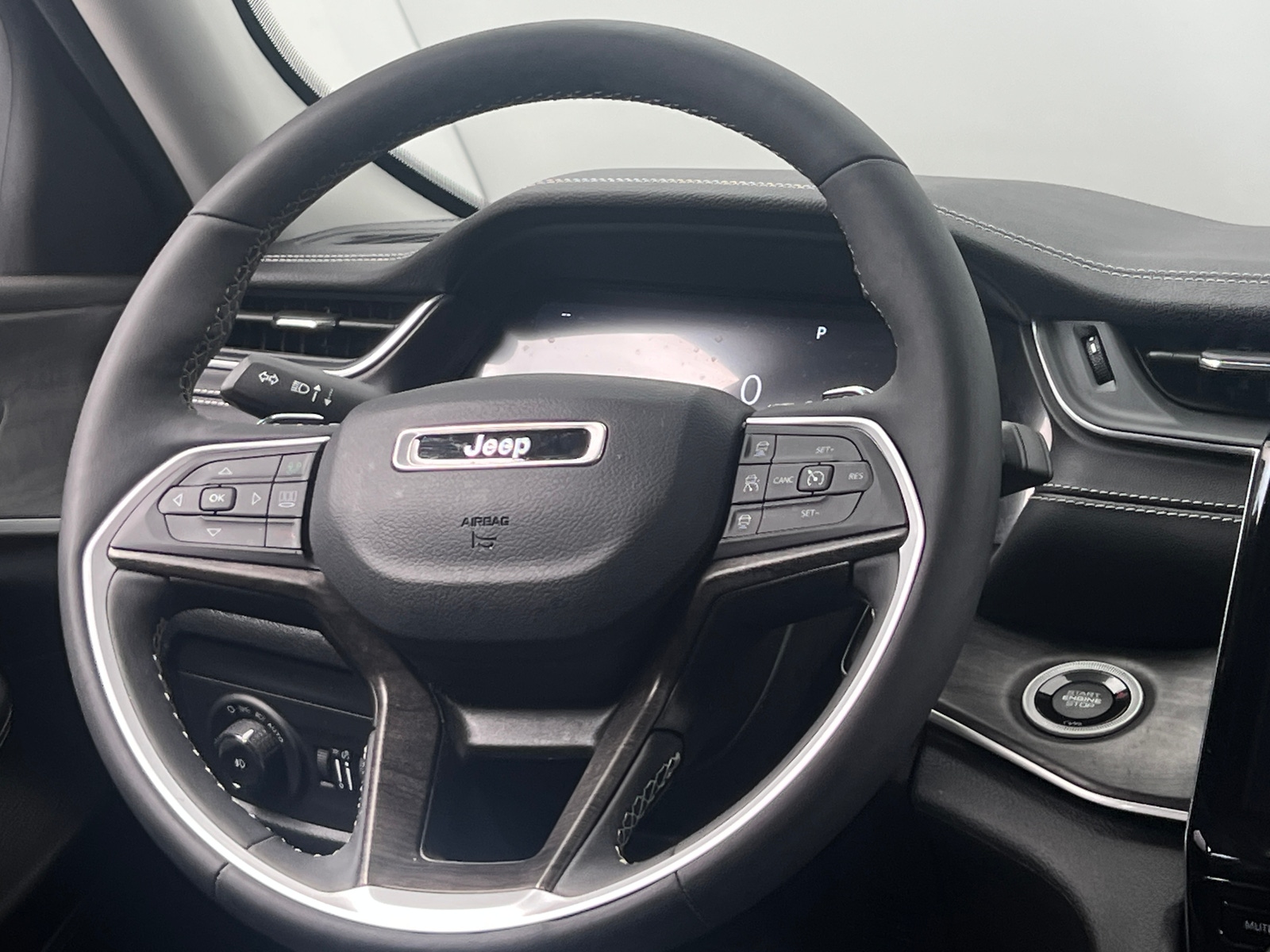 Thumbnail: 2023 Jeep Grand Cherokee - 4