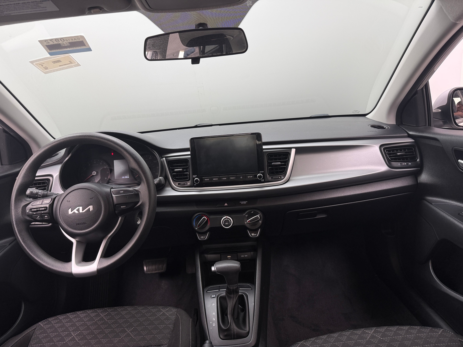 Thumbnail: 2022 Kia Rio - 3