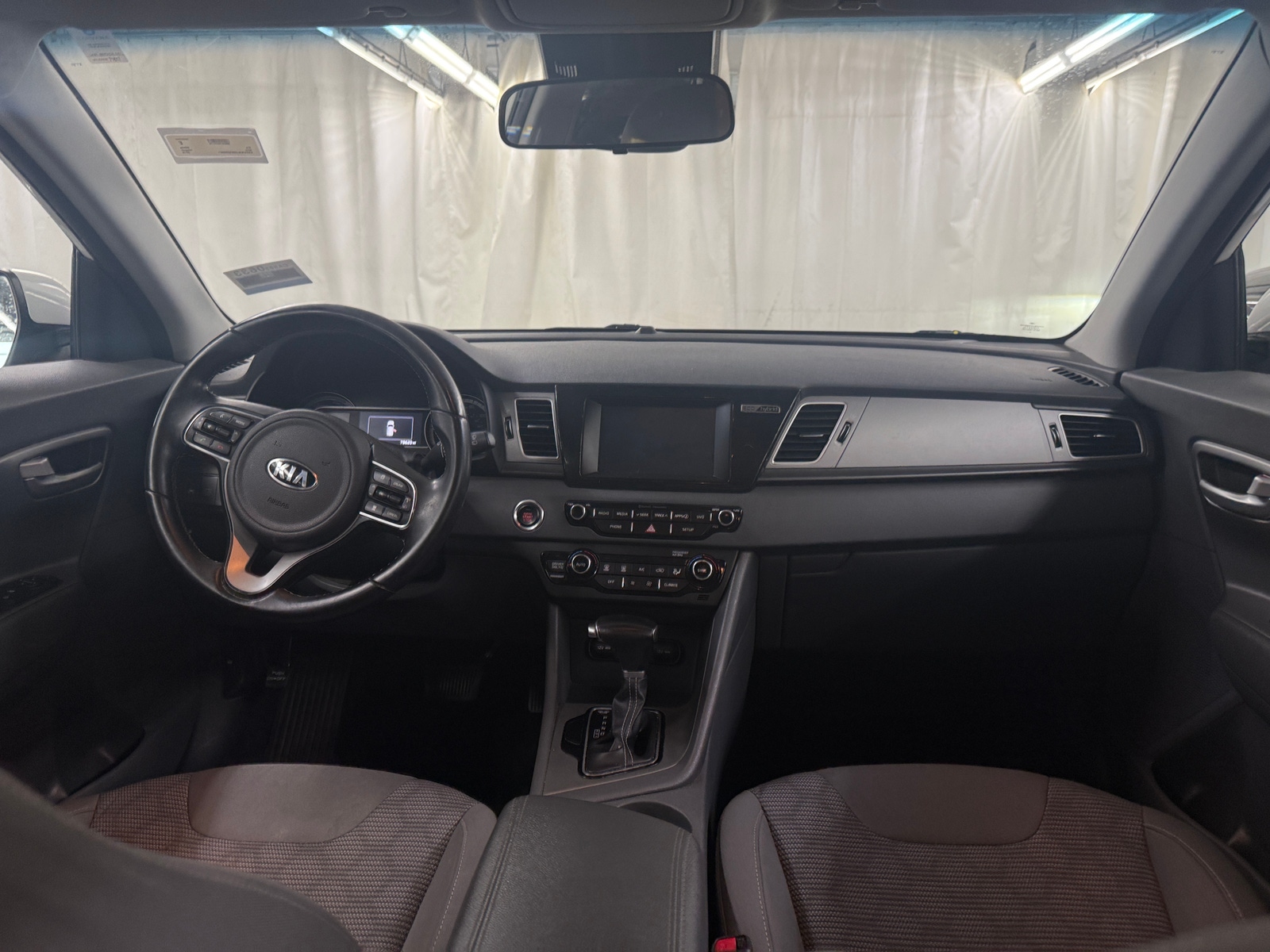 Thumbnail: 2019 Kia Niro - 3