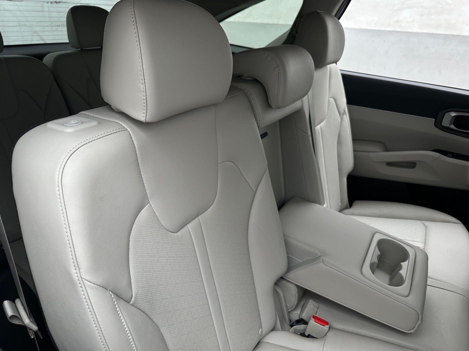 Thumbnail: 2022 Kia Sorento - 5