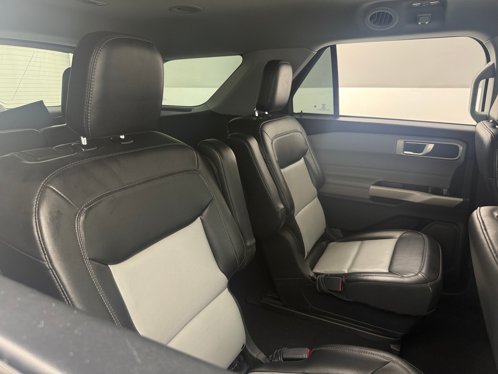 Thumbnail: 2022 Ford Explorer - 5