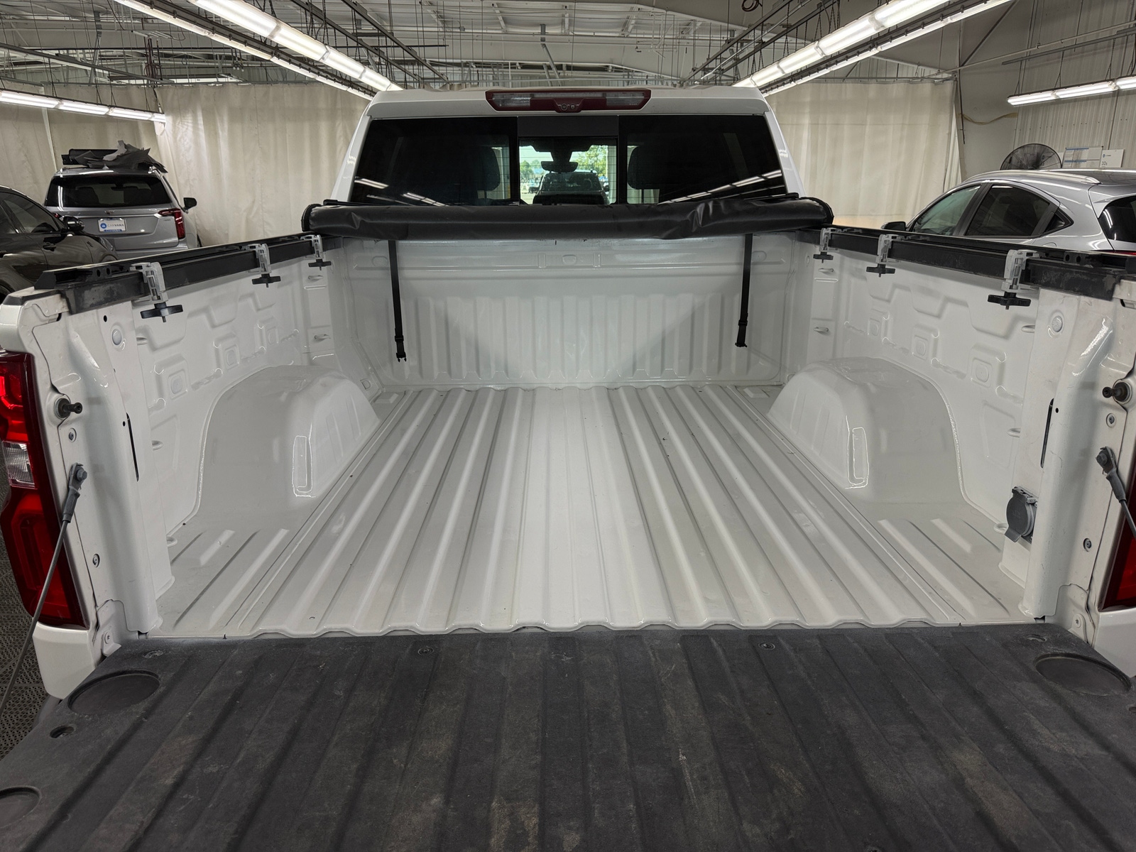 Thumbnail: 2021 Chevrolet Silverado 1500 - 6