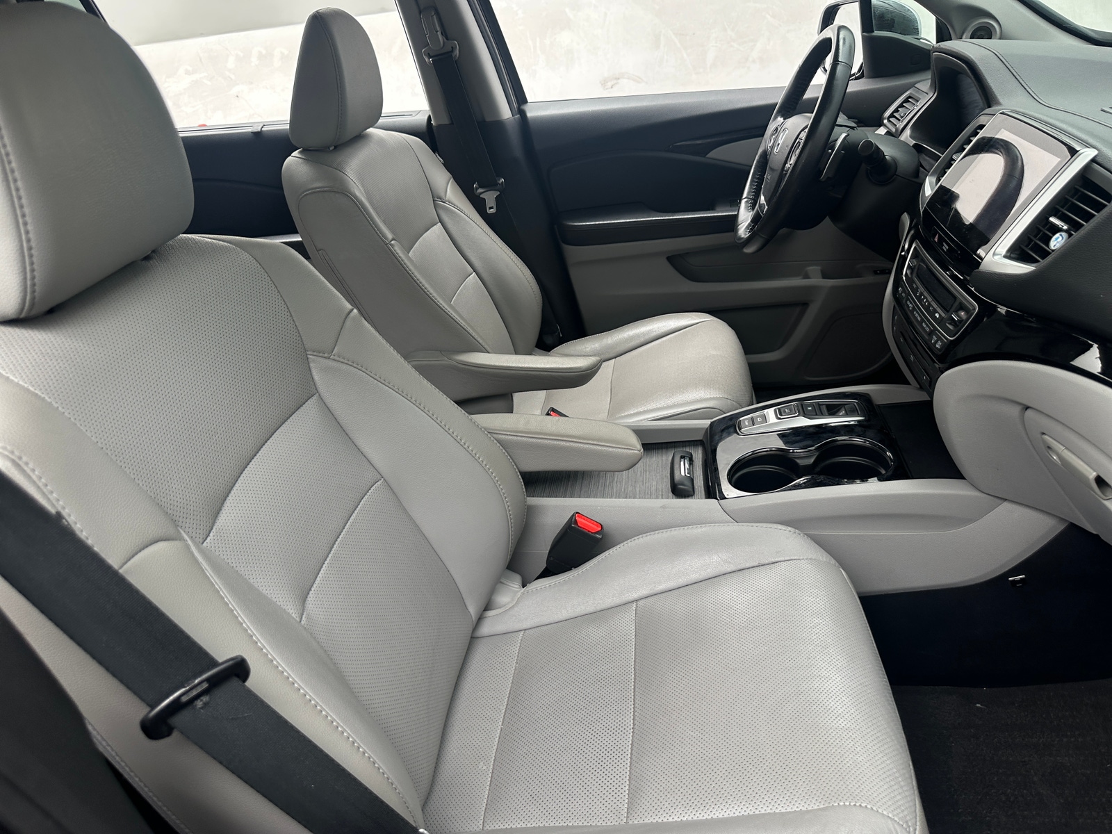 Thumbnail: 2017 Honda Pilot - 2