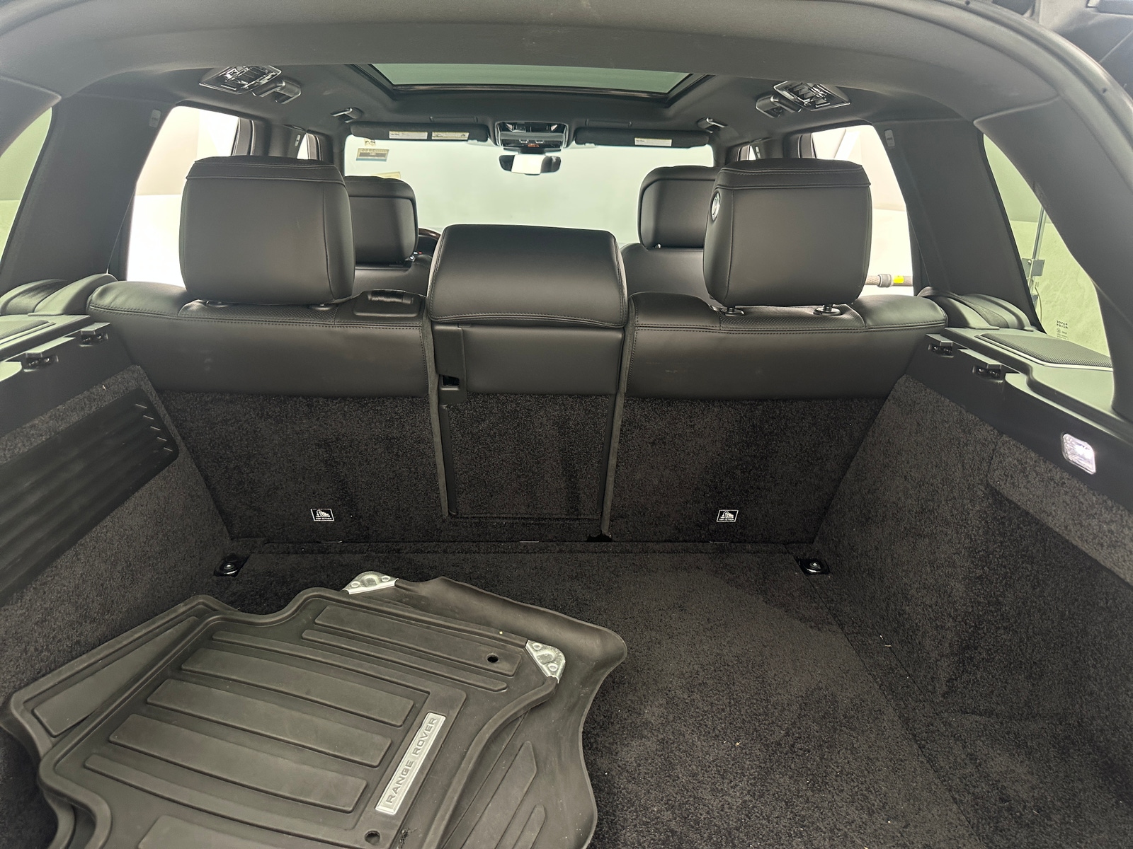 Thumbnail: 2021 Land Rover Range Rover - 6