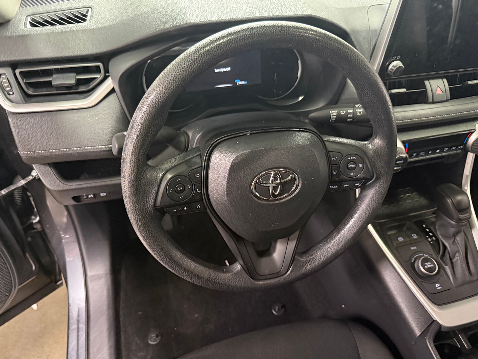 Thumbnail: 2025 Toyota RAV4 - 5