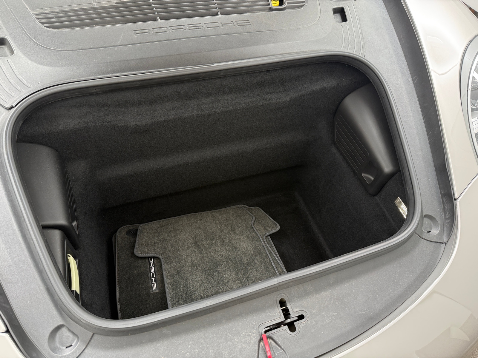 Thumbnail: 2013 Porsche 911 - 4