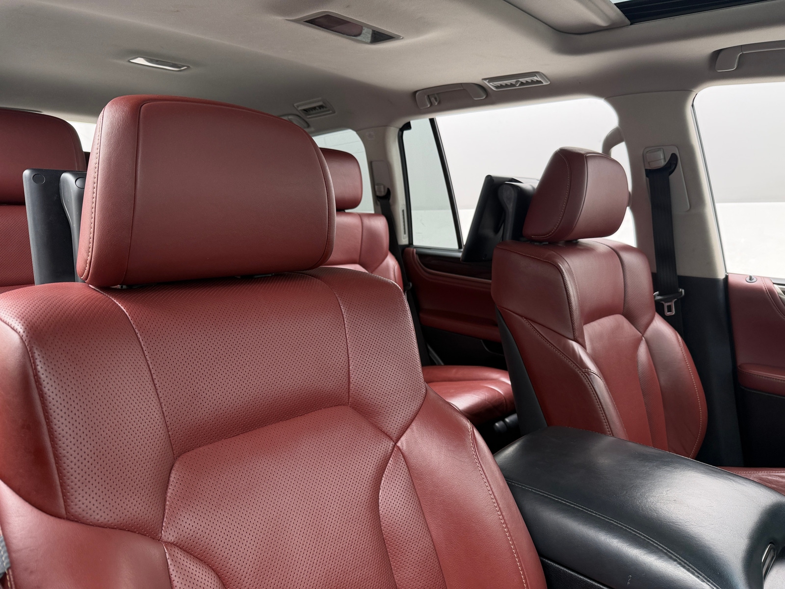 Thumbnail: 2017 Lexus LX - 2