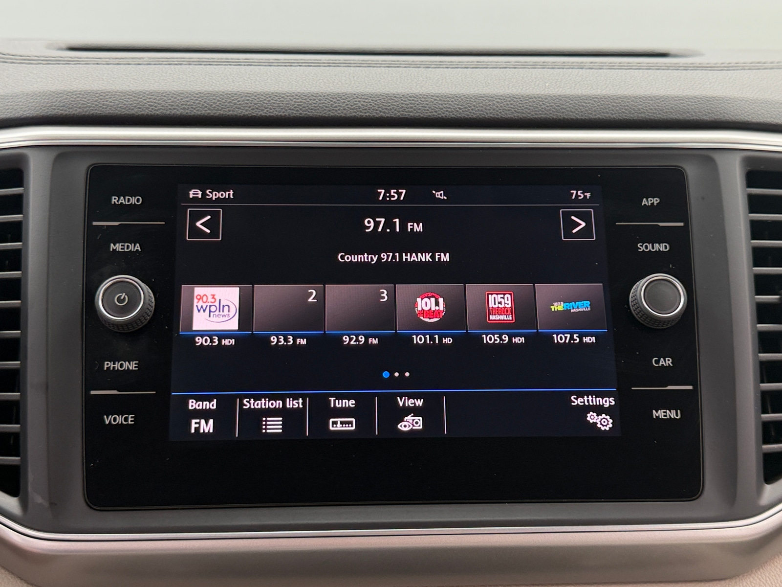 Thumbnail: 2018 Volkswagen Atlas - 3