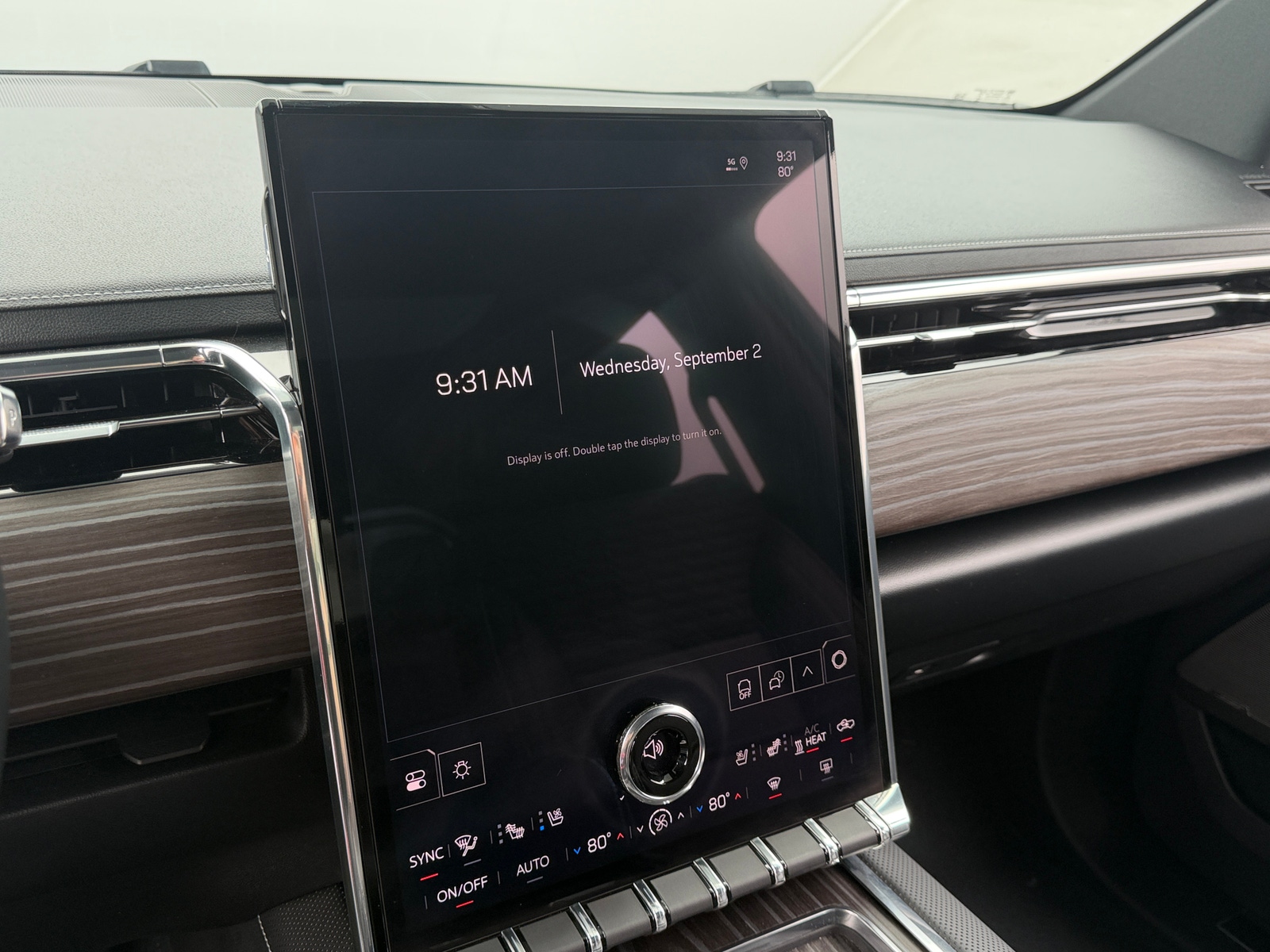 Thumbnail: 2025 GMC Sierra EV - 3