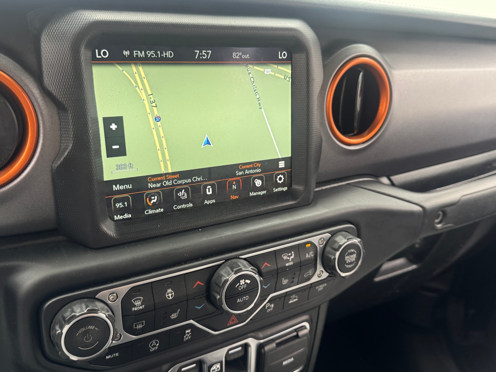 Thumbnail: 2020 Jeep Gladiator - 3