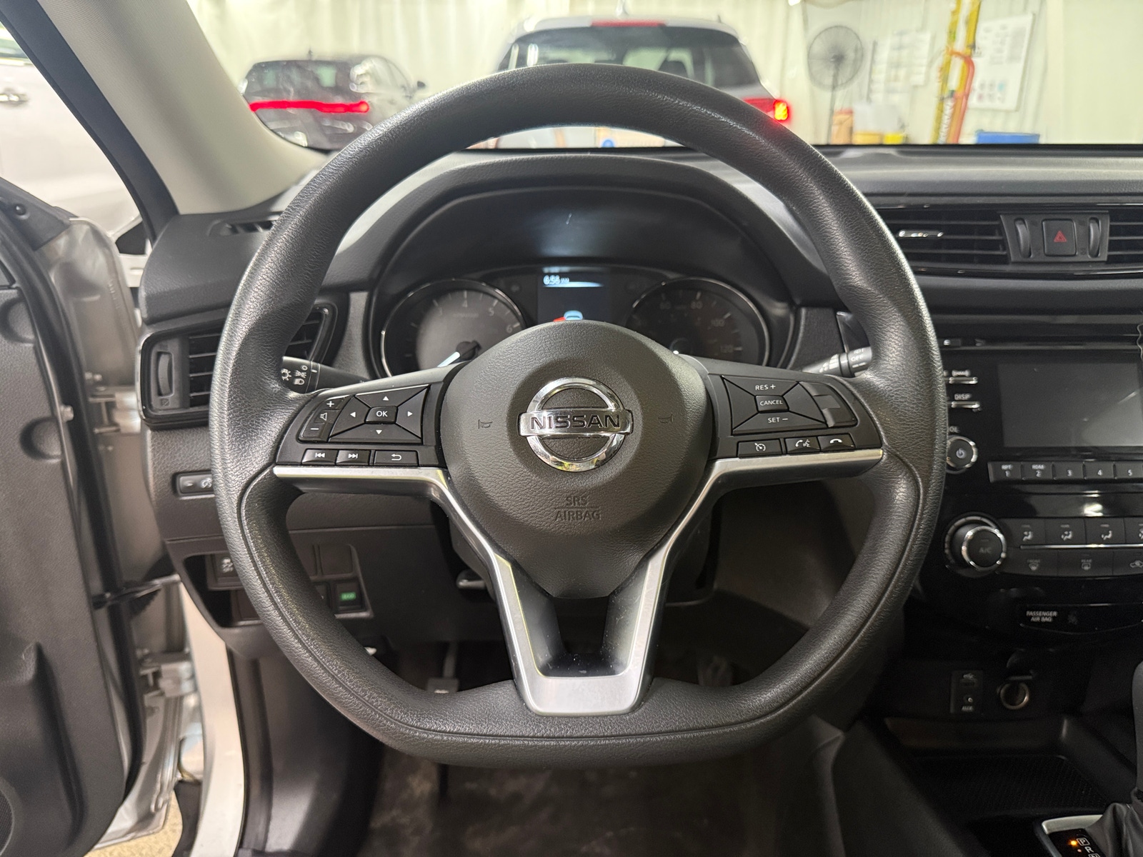 Thumbnail: 2017 Nissan Rogue - 5