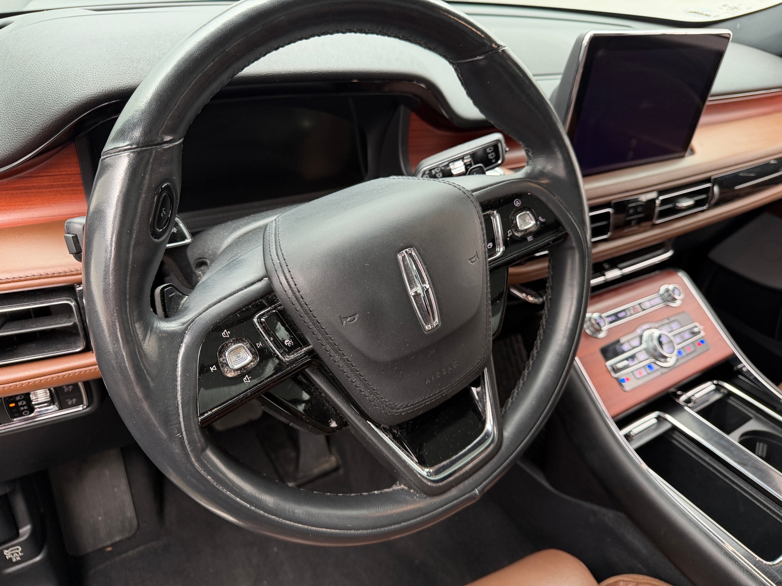 Thumbnail: 2021 Lincoln Aviator - 4