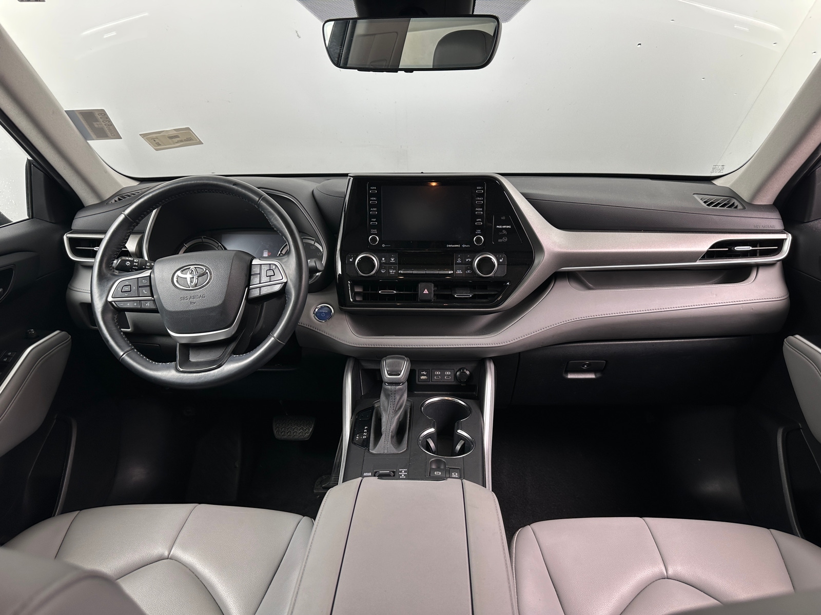Thumbnail: 2022 Toyota Highlander - 3