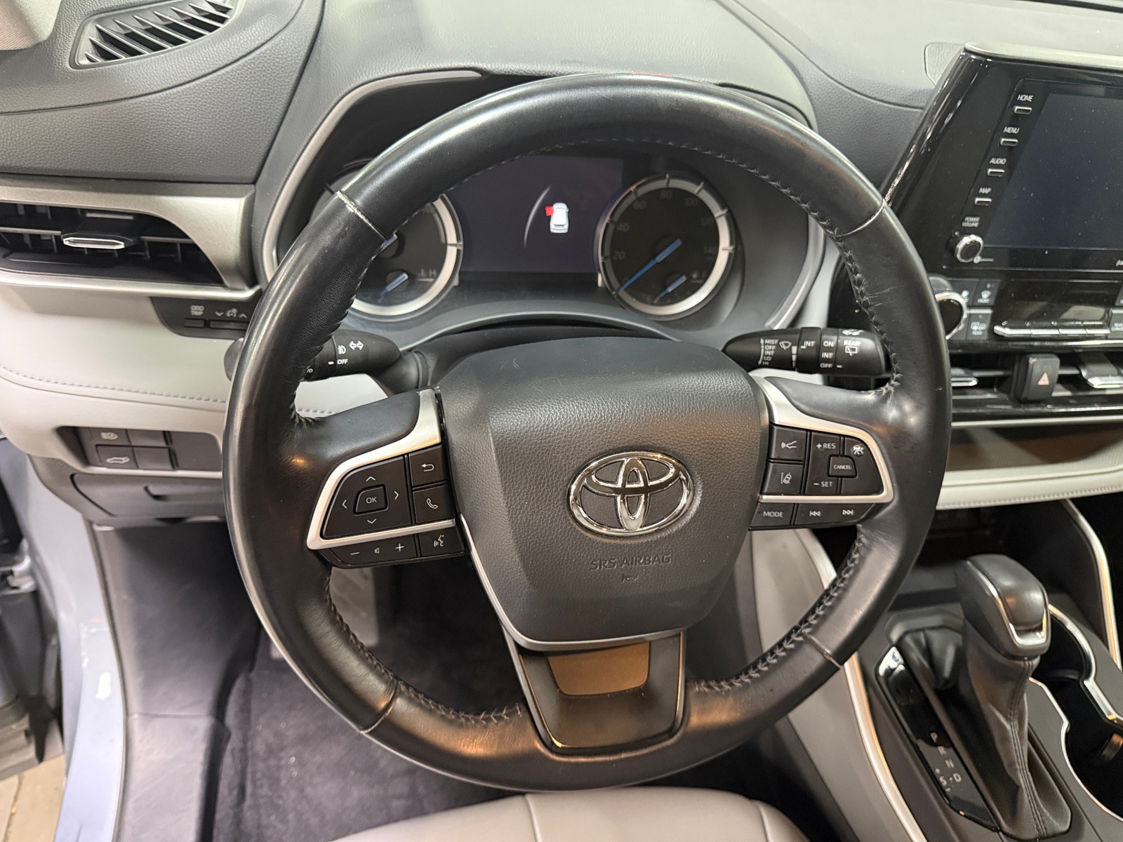 Thumbnail: 2022 Toyota Highlander - 5