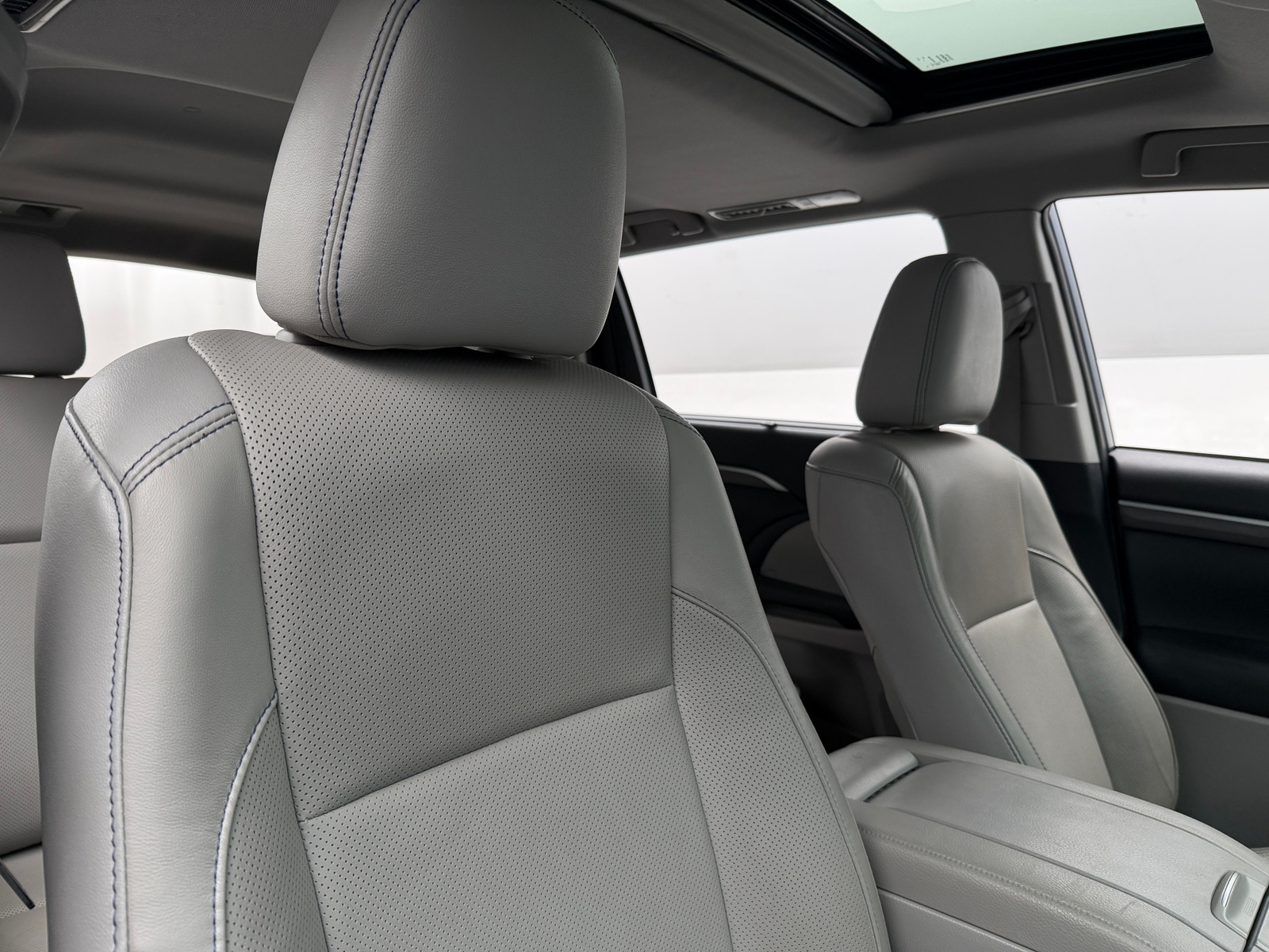 Thumbnail: 2019 Toyota Highlander - 2