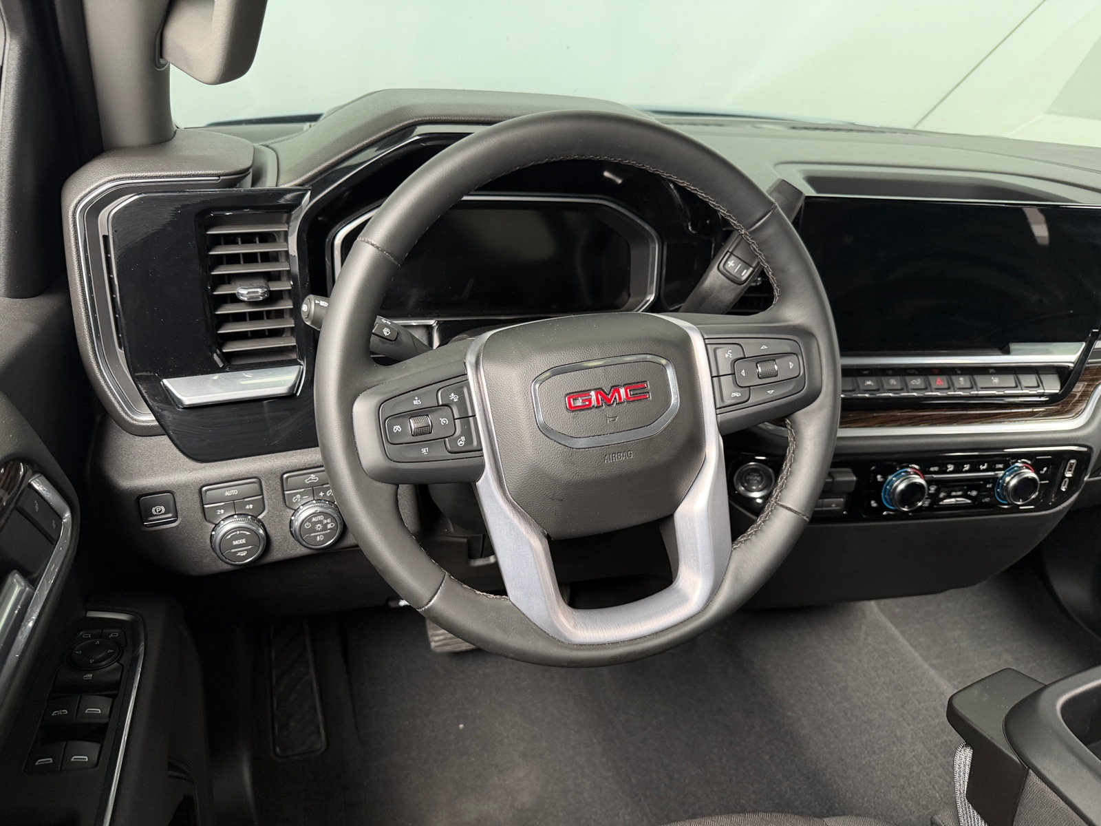 Thumbnail: 2026 GMC Sierra 1500 - 5