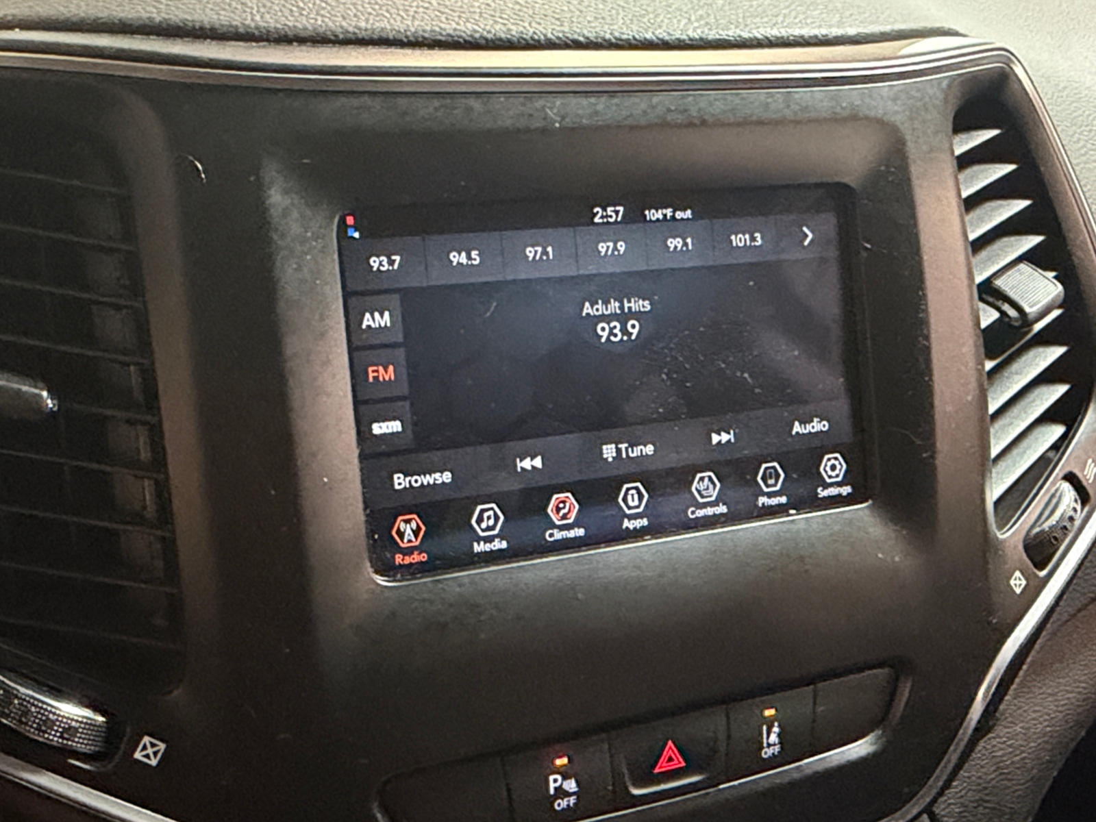 Thumbnail: 2021 Jeep Cherokee - 3