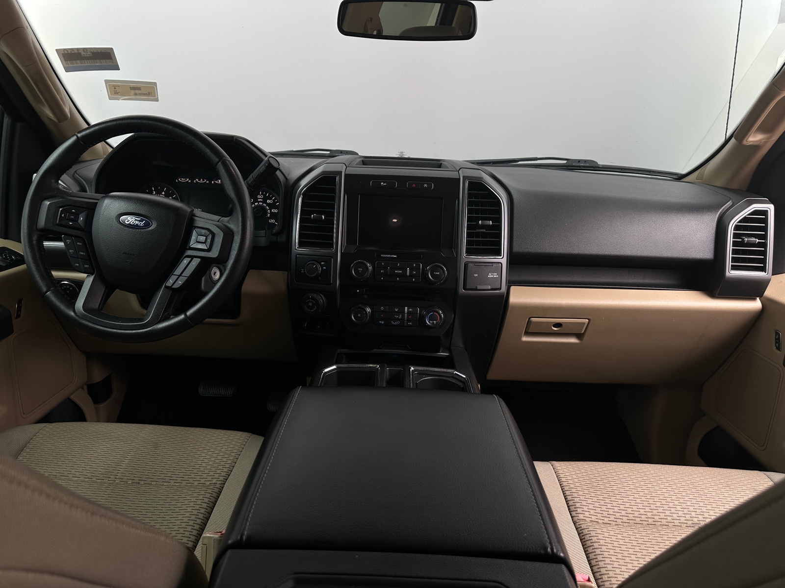 Thumbnail: 2018 Ford Econoline - 3
