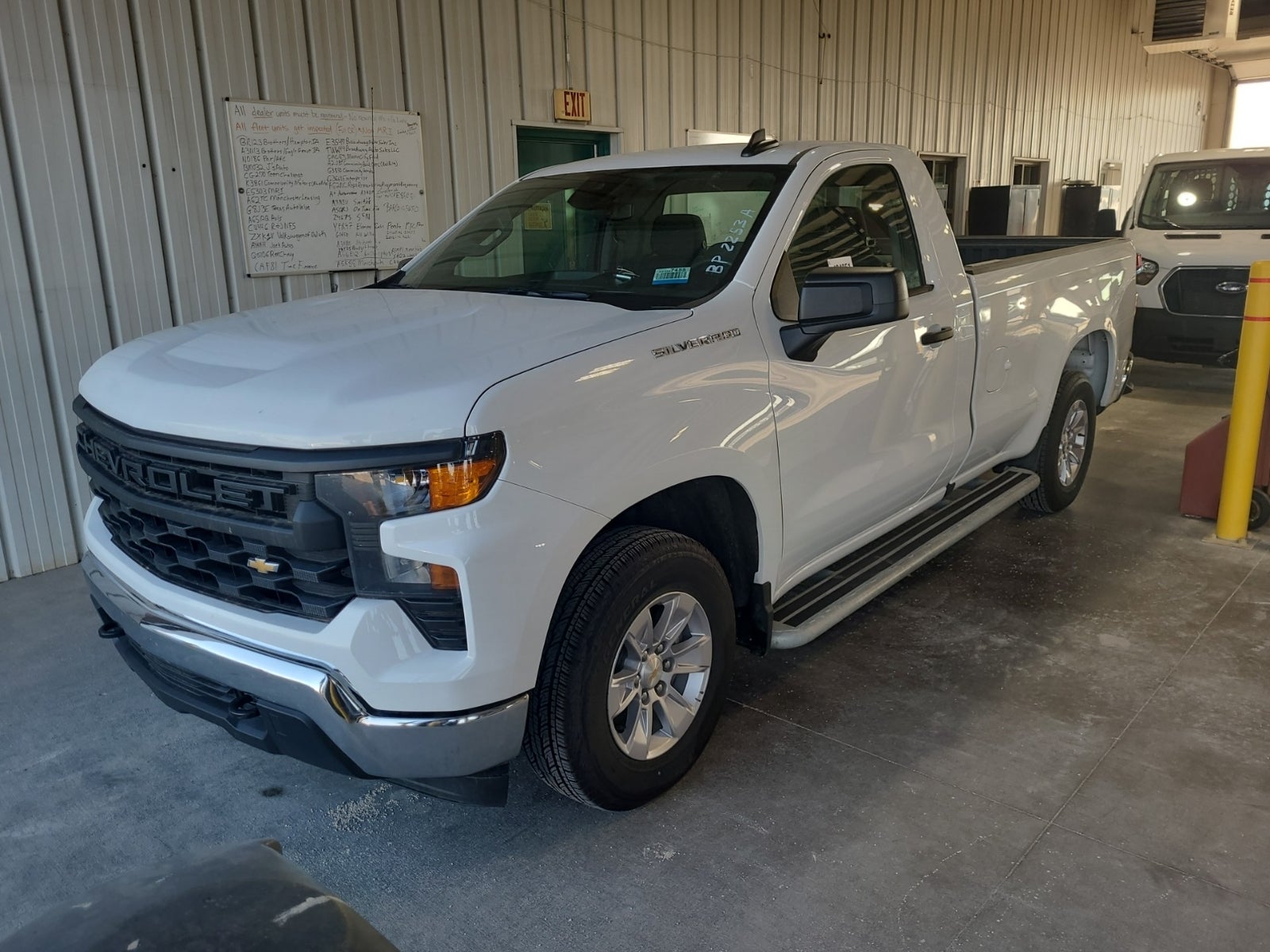 2025 Chevrolet Silverado 1500 2WD Reg Cab 140" Work Truck