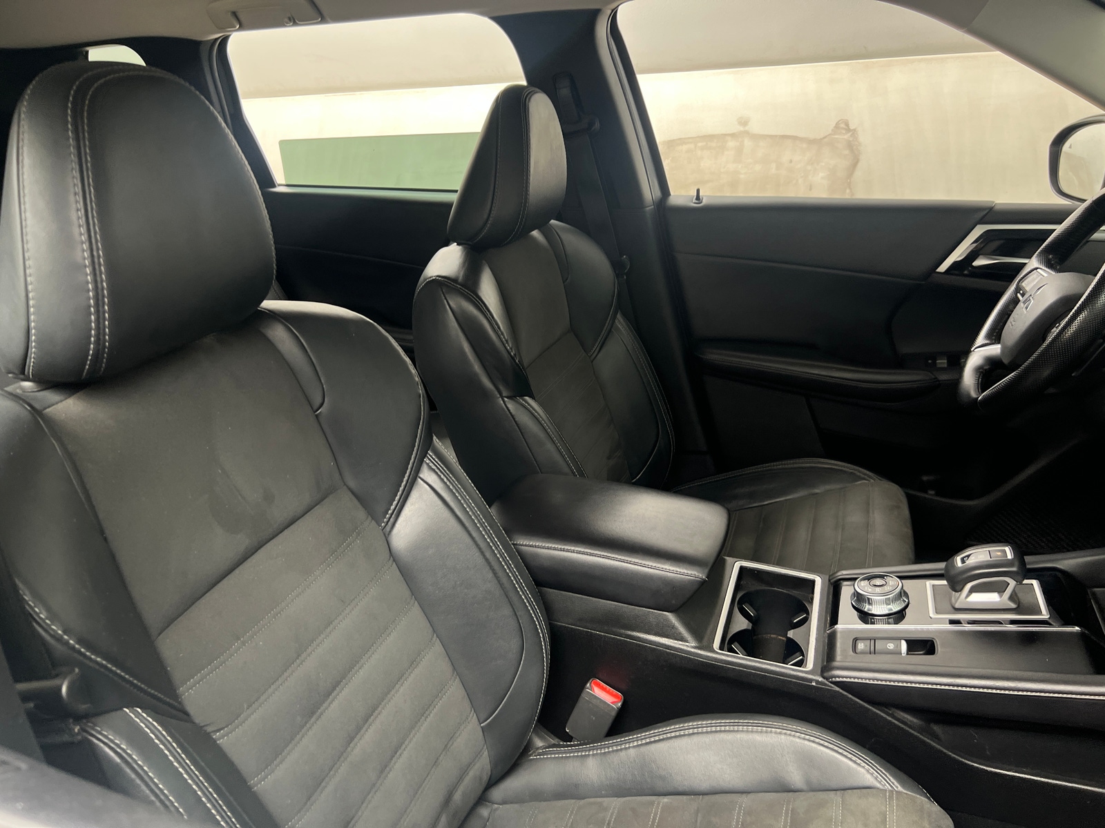 Thumbnail: 2022 Mitsubishi Outlander - 2