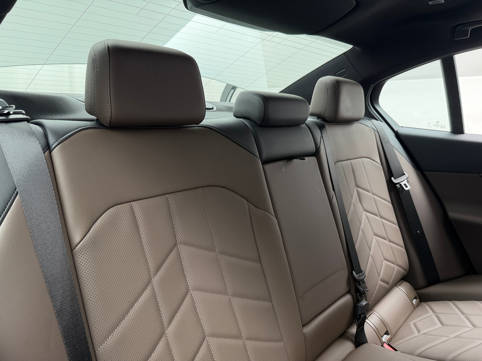 Thumbnail: 2026 BMW 5 Series - 5