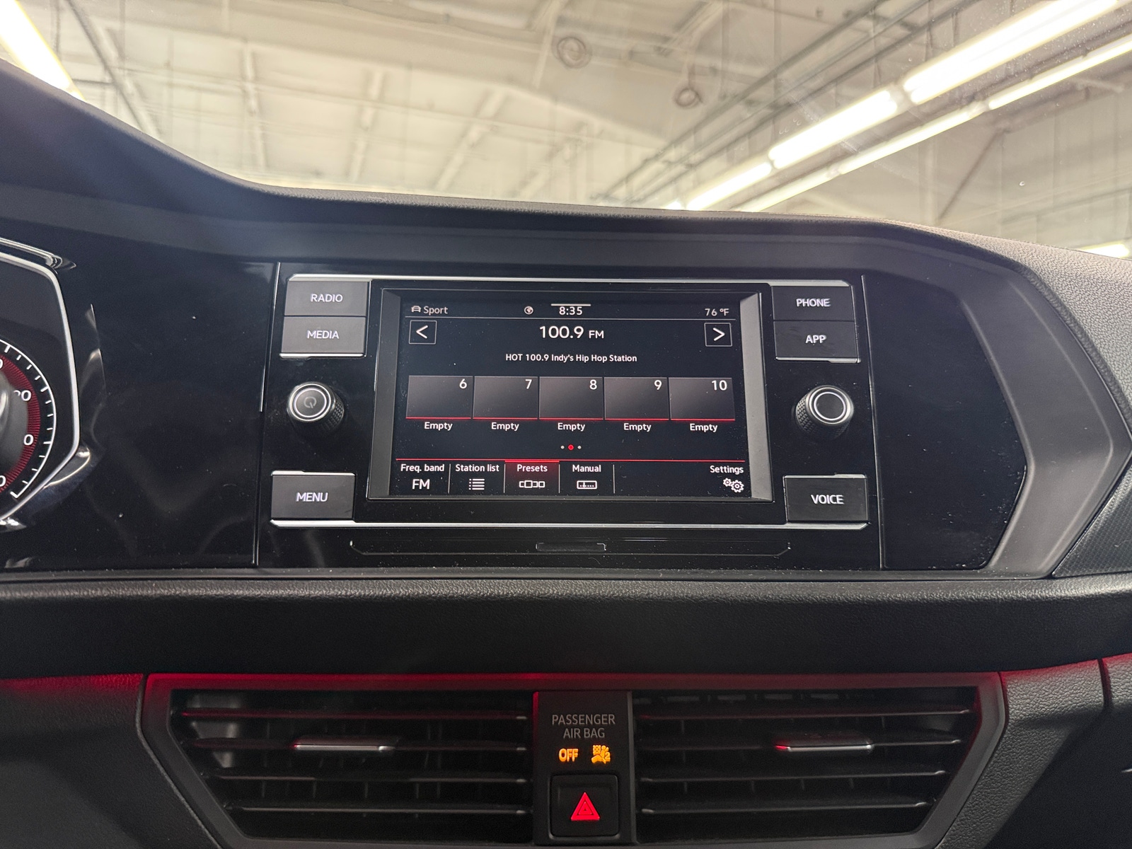 Thumbnail: 2020 Volkswagen Jetta - 4