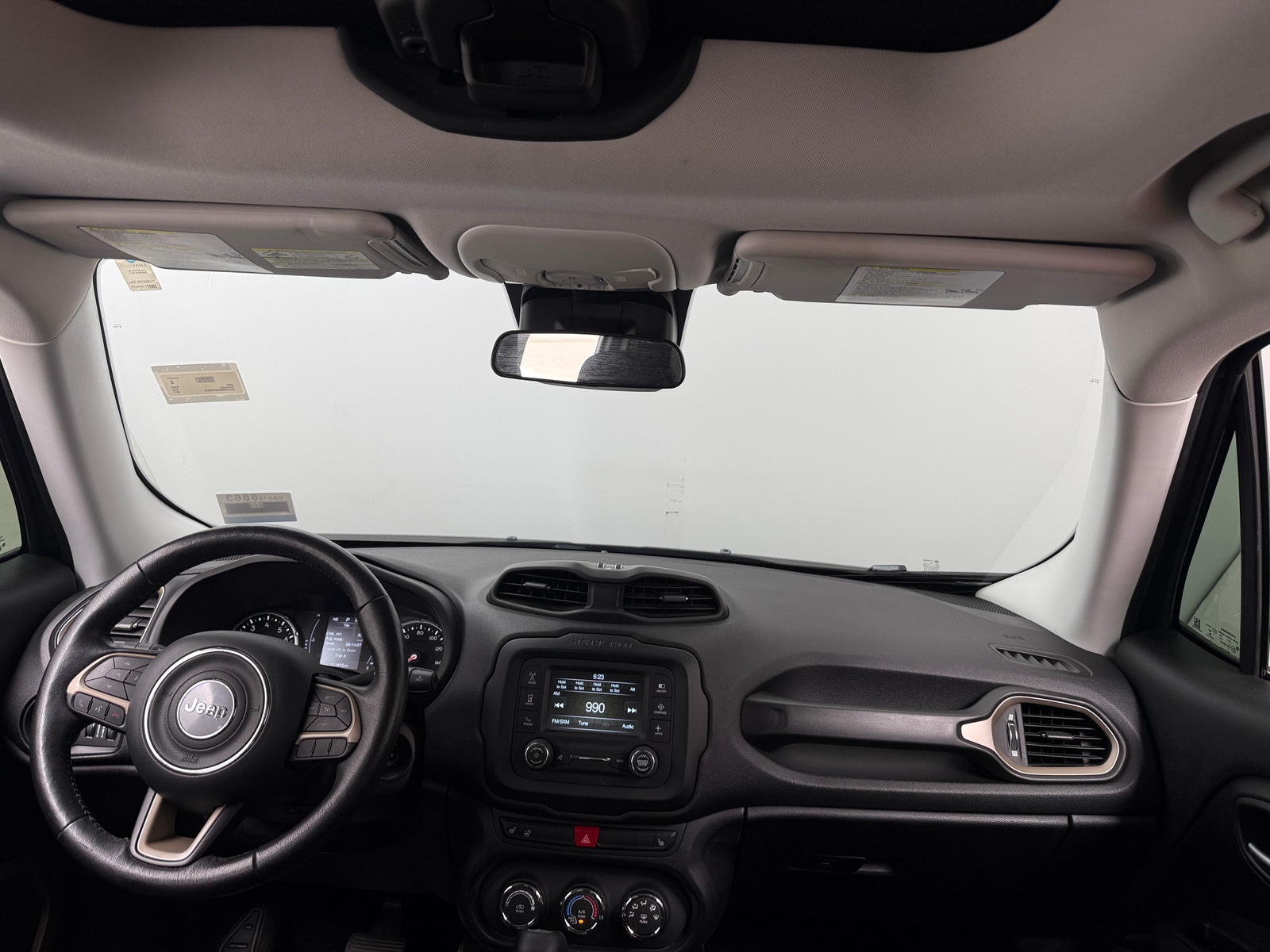 Thumbnail: 2017 Jeep Renegade - 3