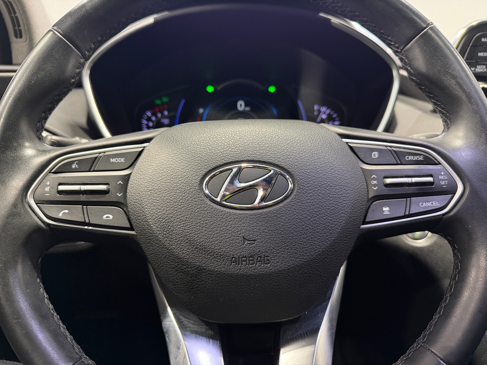 Thumbnail: 2020 Hyundai Santa Fe - 4