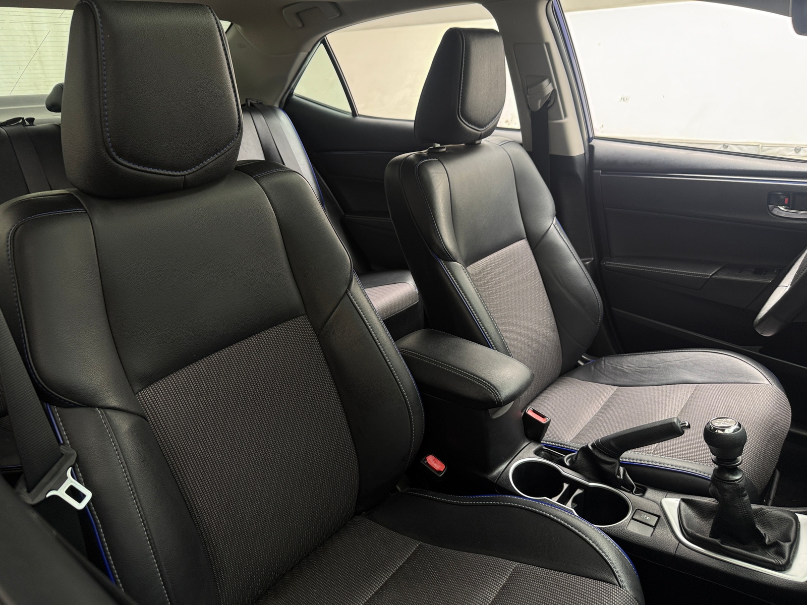Thumbnail: 2017 Toyota Corolla - 2