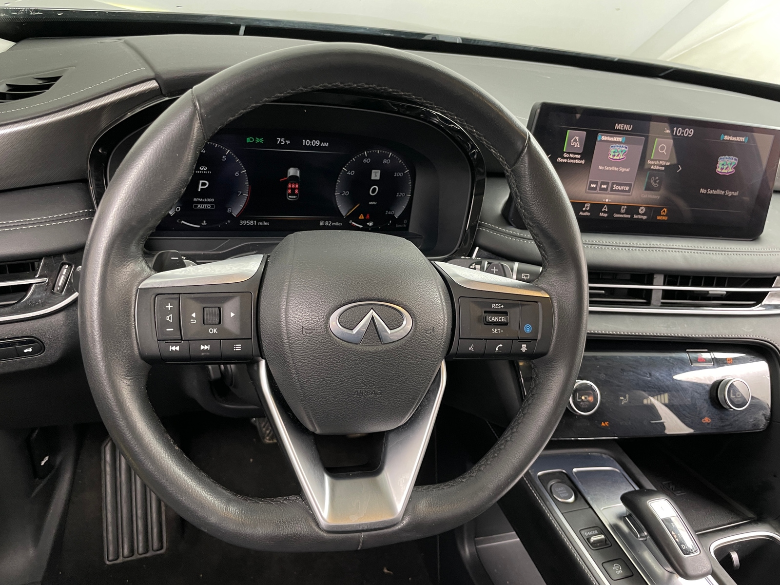 Thumbnail: 2023 INFINITI QX60 - 4