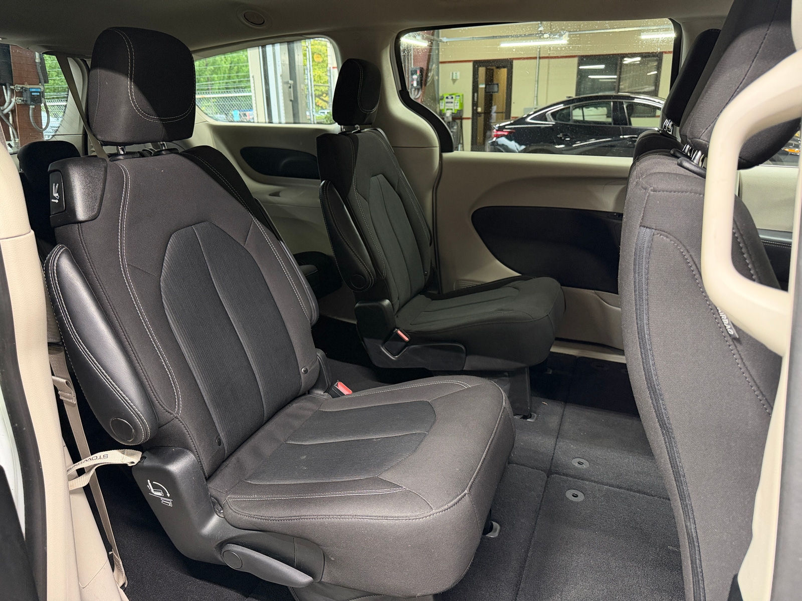 Thumbnail: 2023 Chrysler Voyager - 6