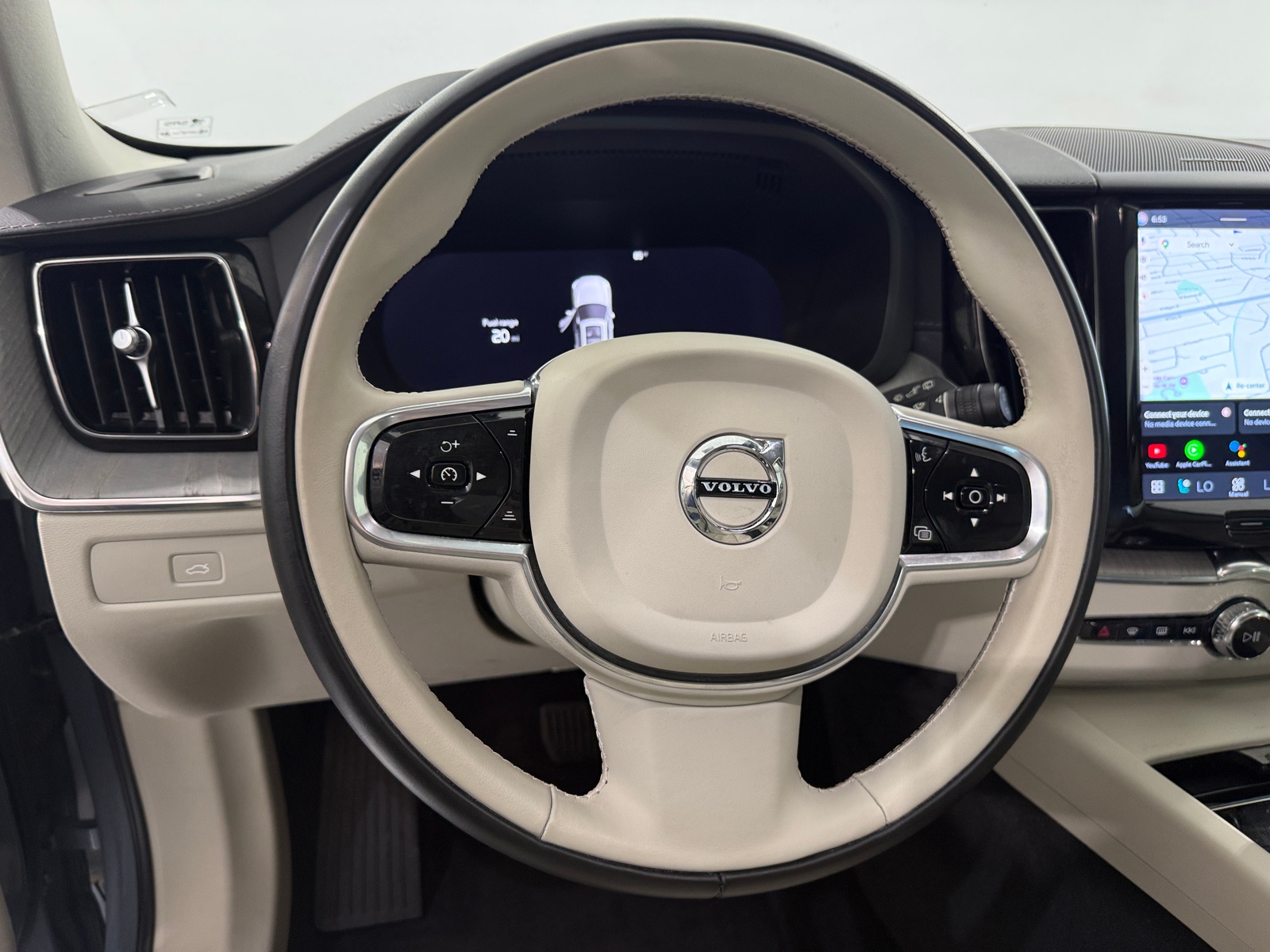 Thumbnail: 2023 Volvo XC60 - 4
