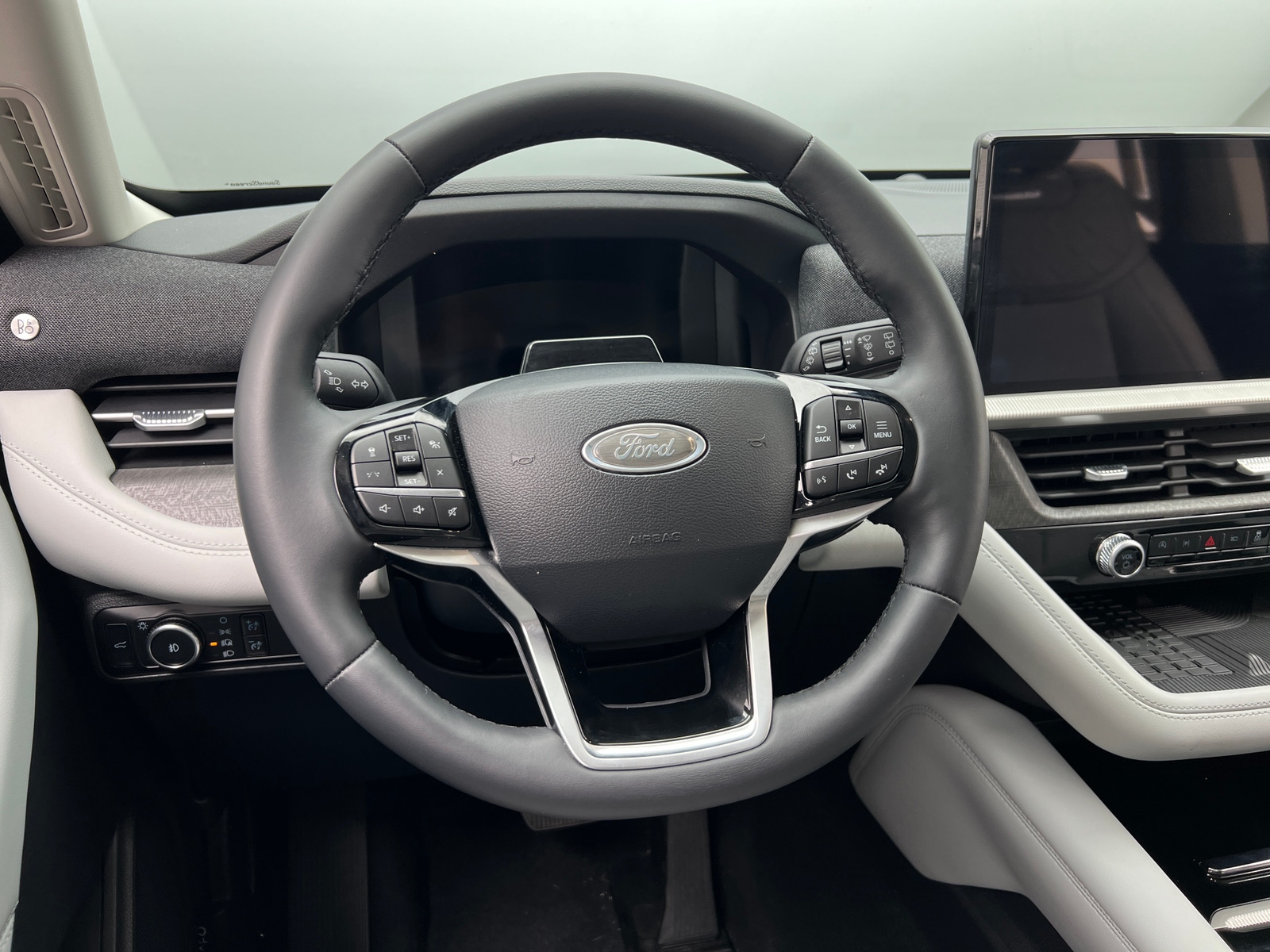 Thumbnail: 2025 Ford Explorer - 4
