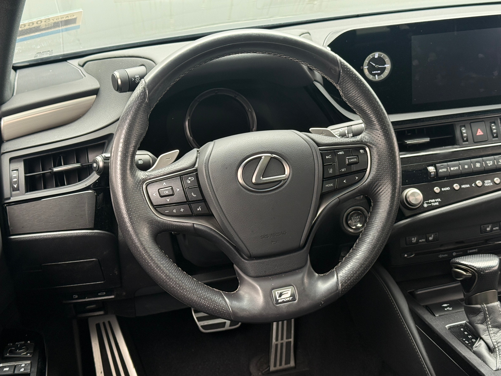 Thumbnail: 2022 Lexus ES - 4