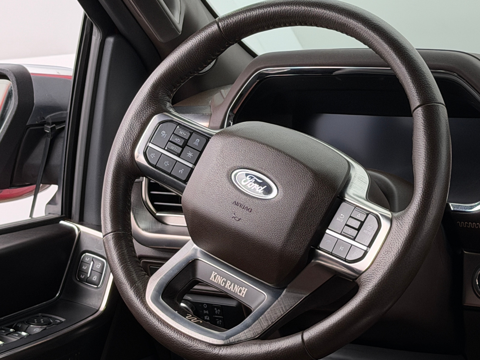 Thumbnail: 2023 Ford Econoline - 4