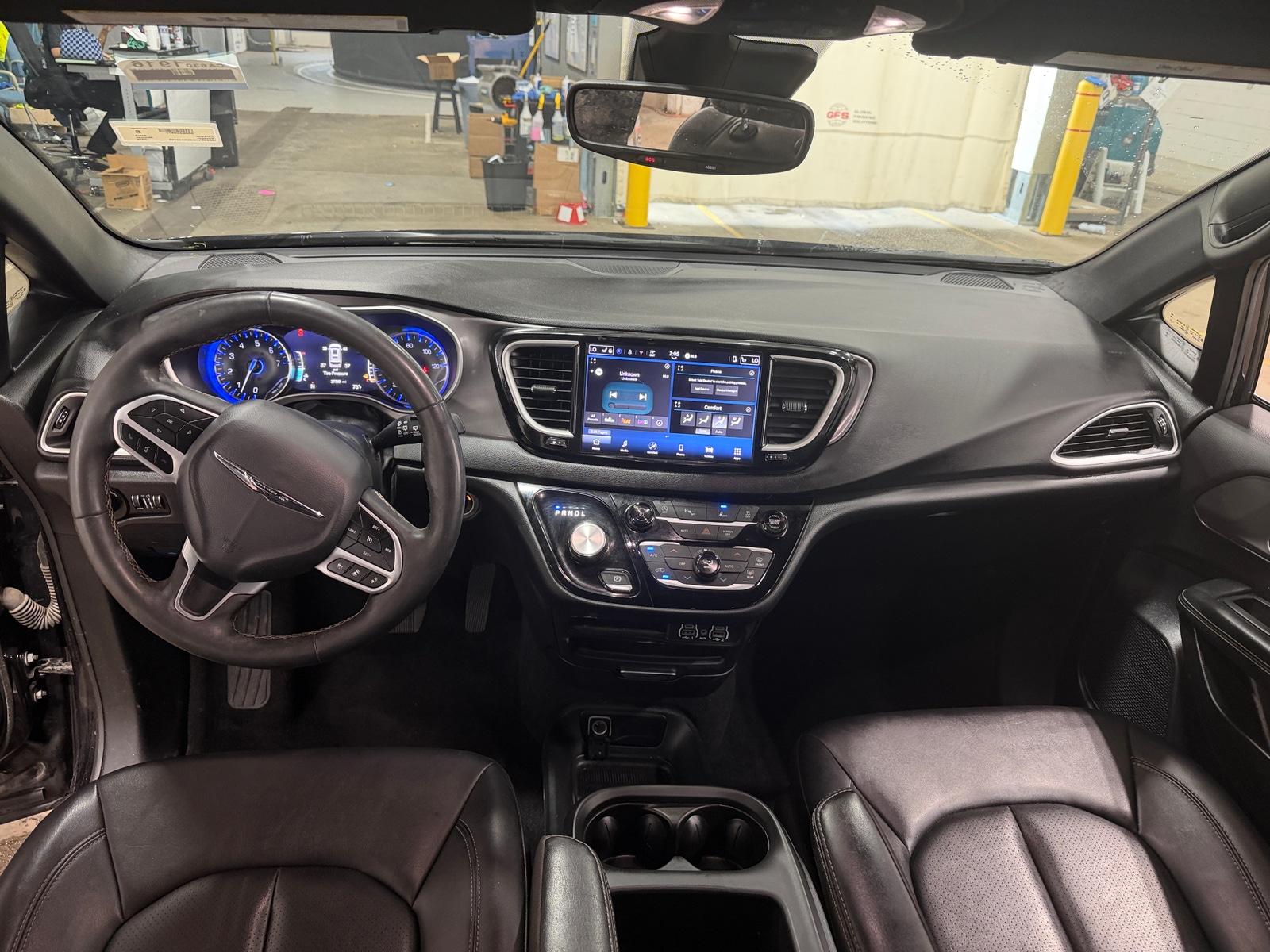 Thumbnail: 2025 Chrysler Voyager - 2