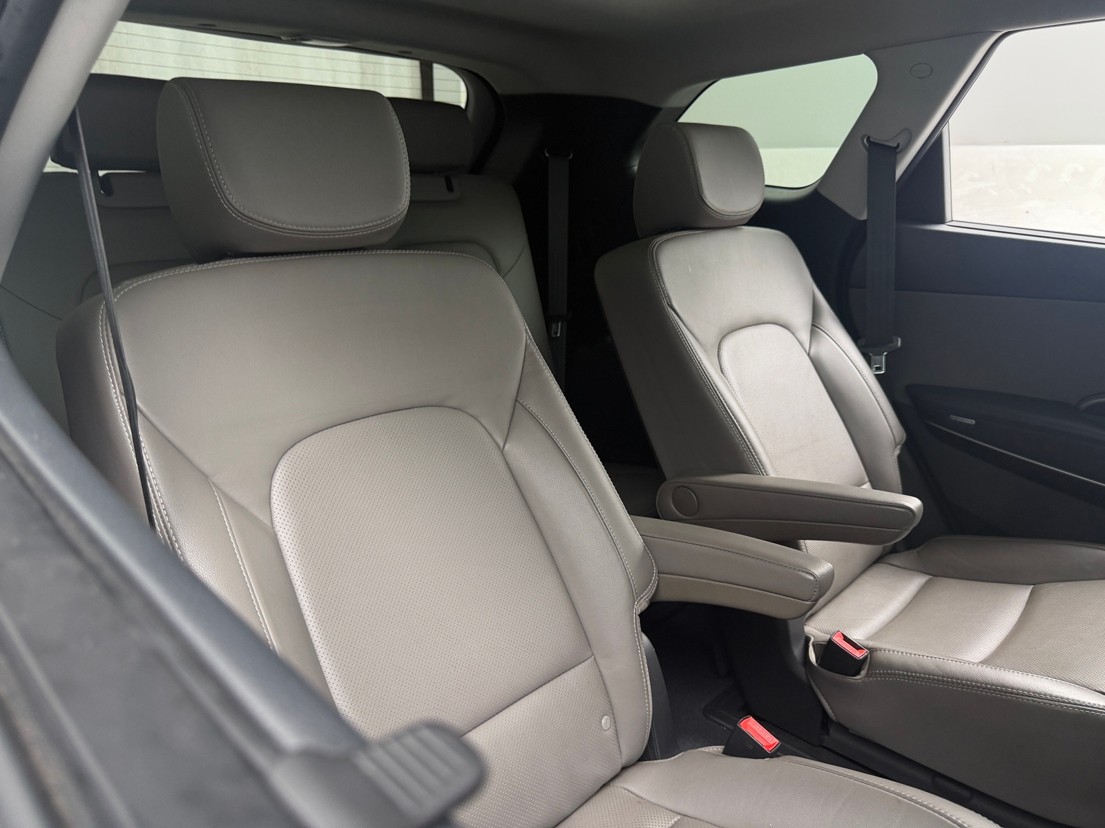 Thumbnail: 2017 Hyundai Santa Fe - 5