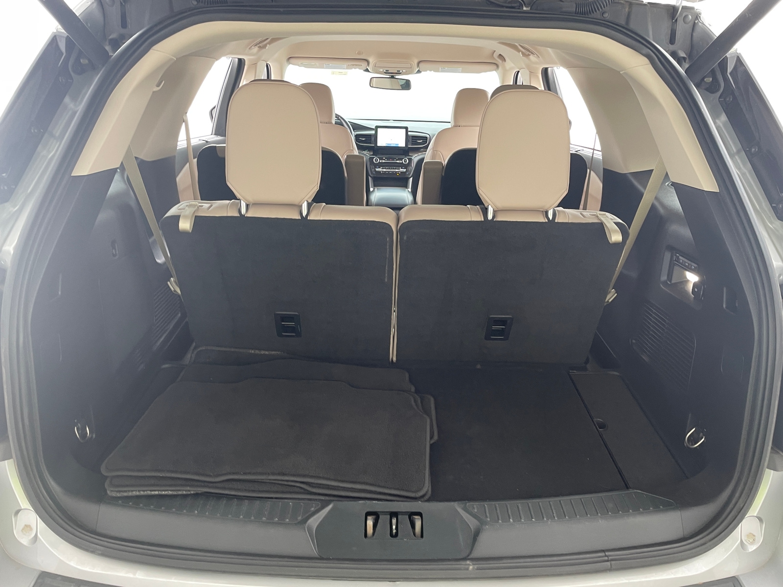 Thumbnail: 2021 Ford Explorer - 6
