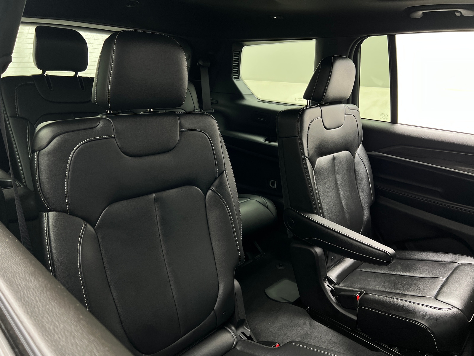 Thumbnail: 2024 Jeep Grand Cherokee L - 5