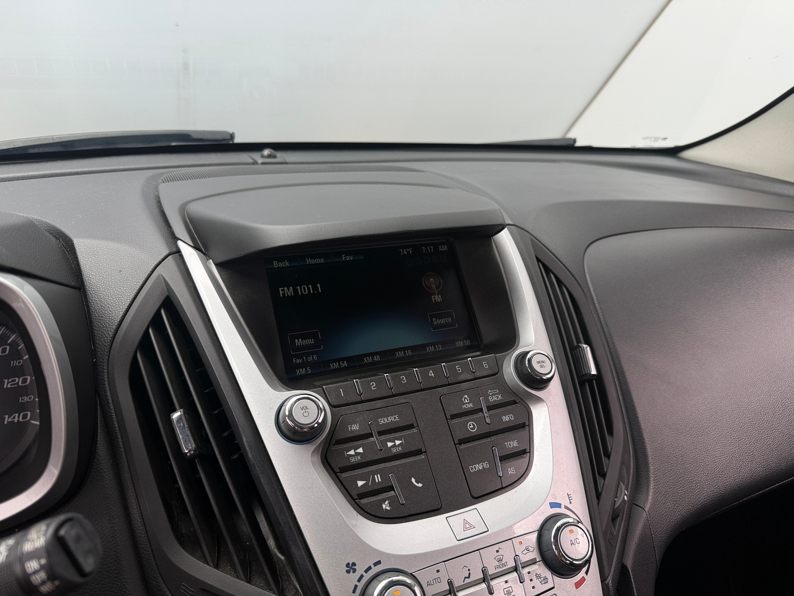Thumbnail: 2016 Chevrolet Equinox - 4