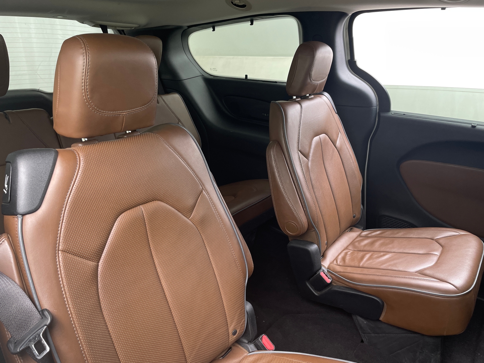 Thumbnail: 2018 Chrysler Pacifica - 5