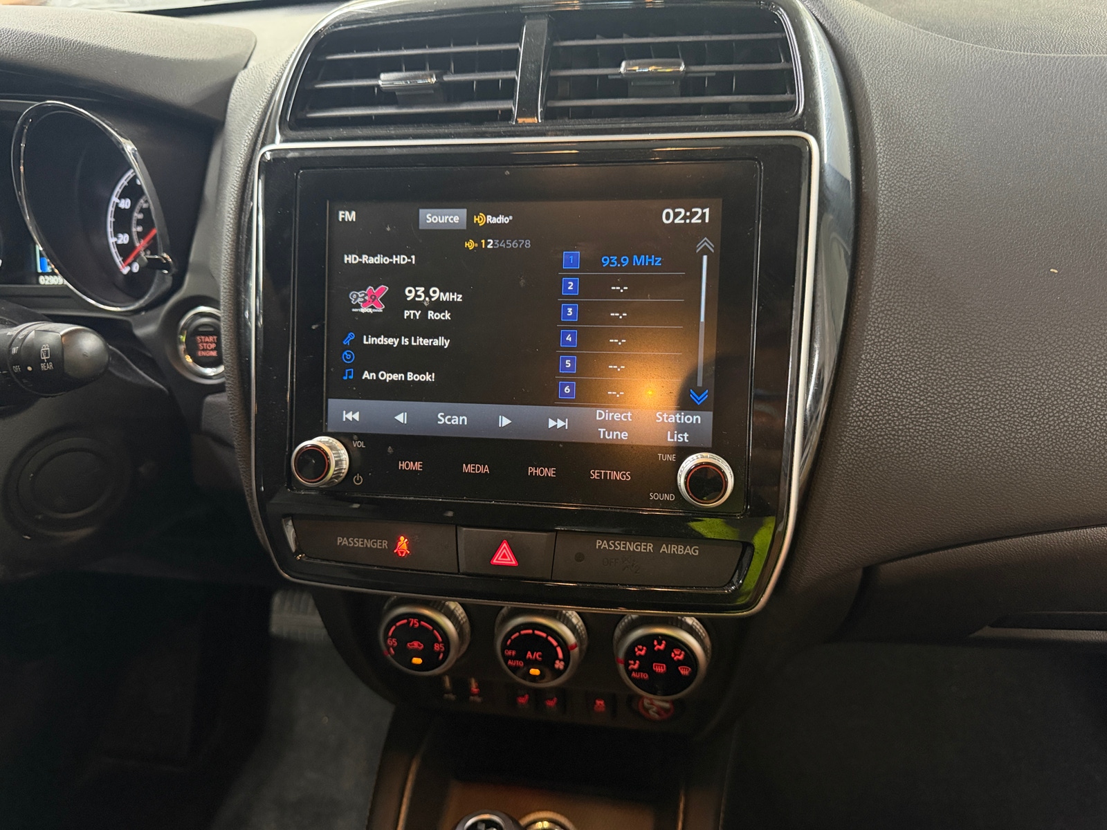 Thumbnail: 2023 Mitsubishi Outlander Sport - 4
