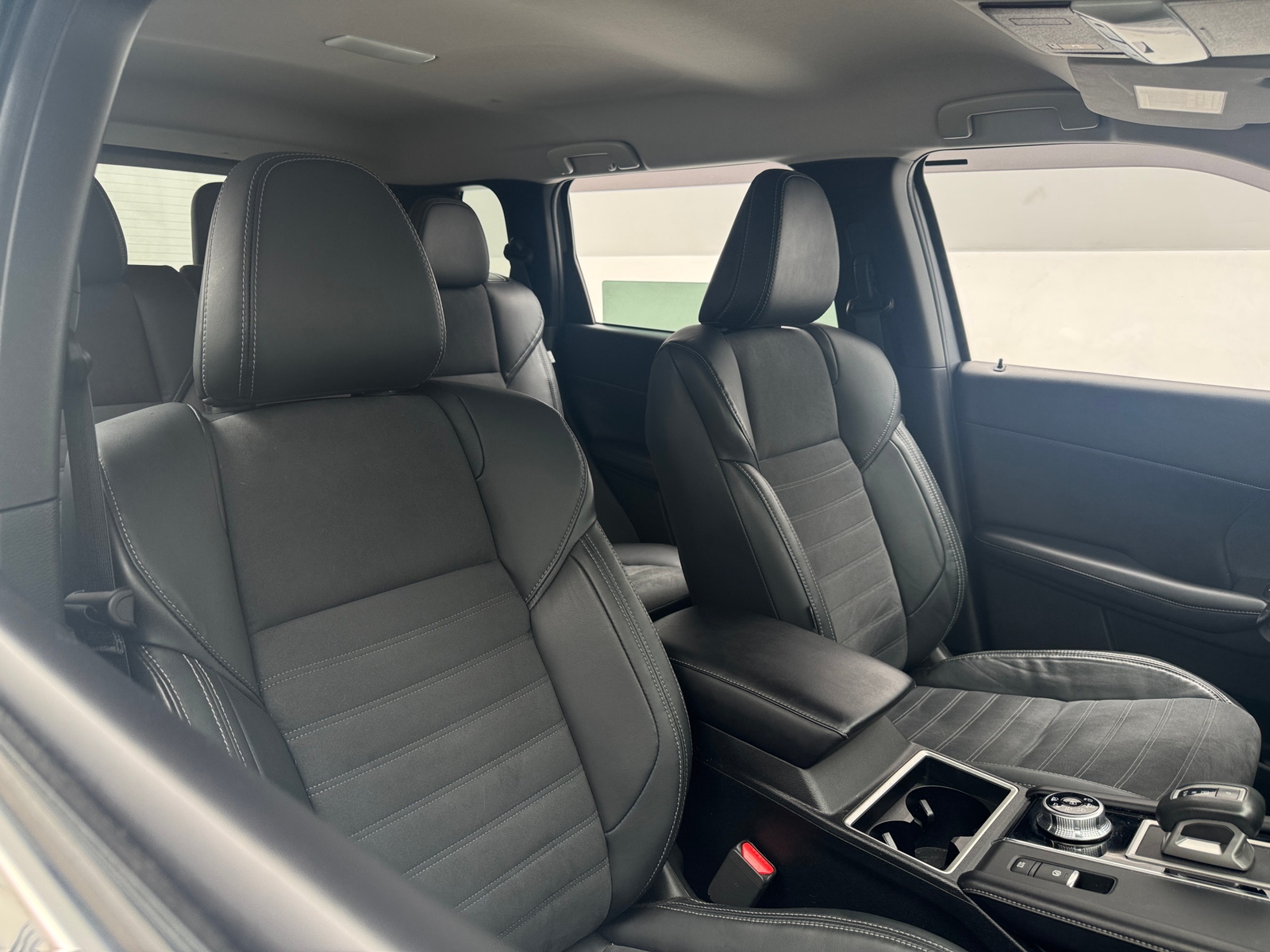 Thumbnail: 2022 Mitsubishi Outlander - 2