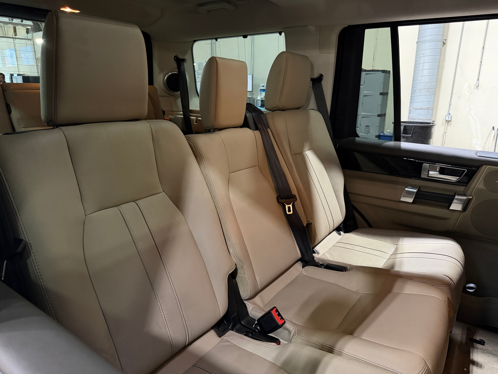Thumbnail: 2016 Land Rover LR4 - 5