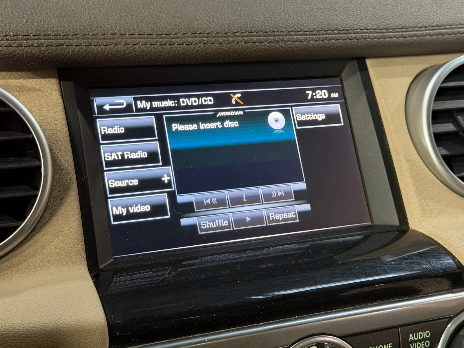 Thumbnail: 2016 Land Rover LR4 - 3