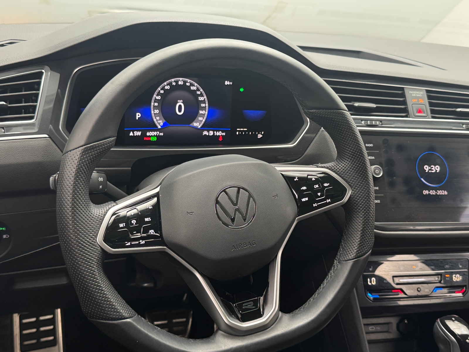 Thumbnail: 2022 Volkswagen Tiguan - 4
