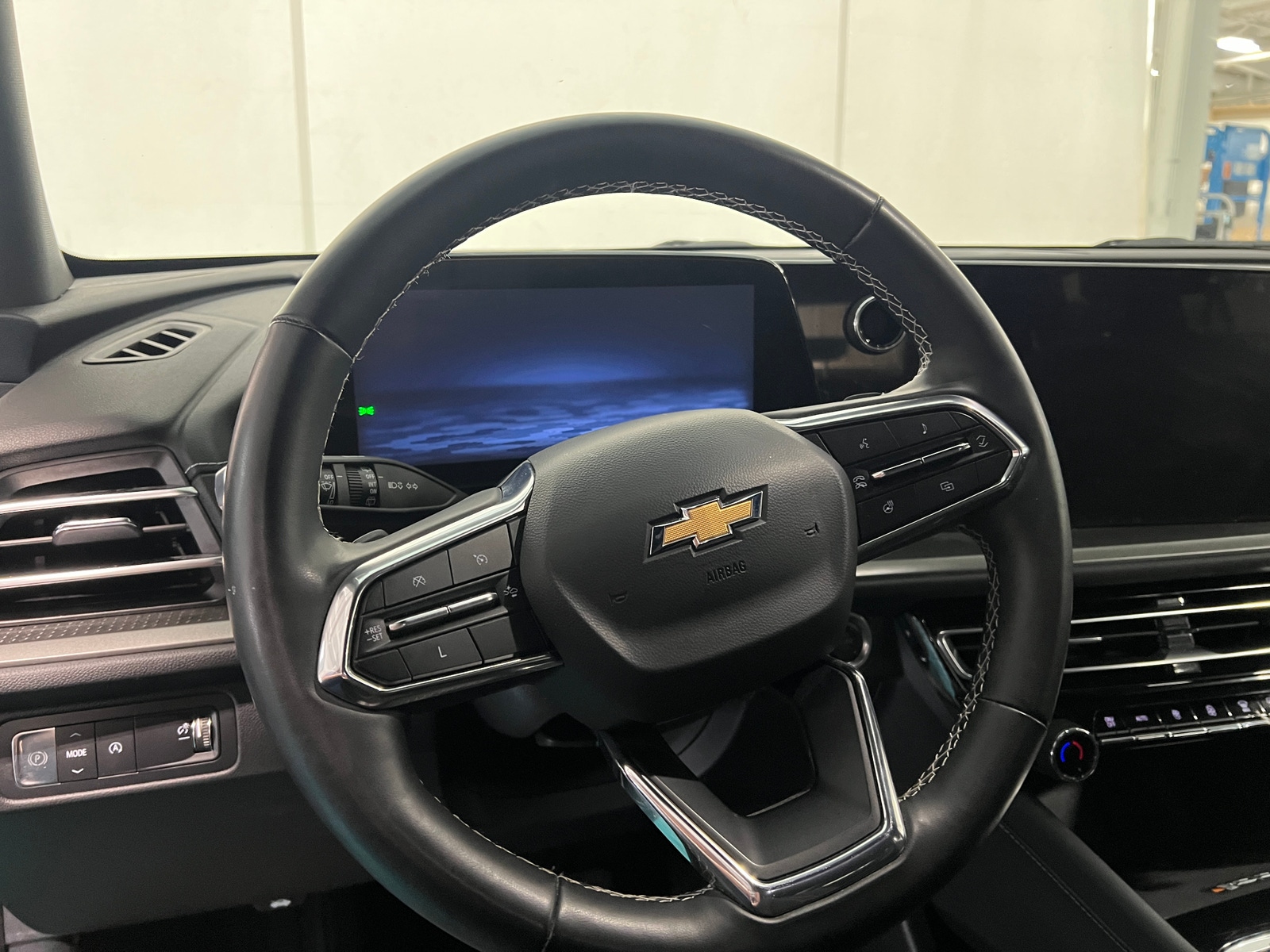 Thumbnail: 2025 Chevrolet Traverse - 5