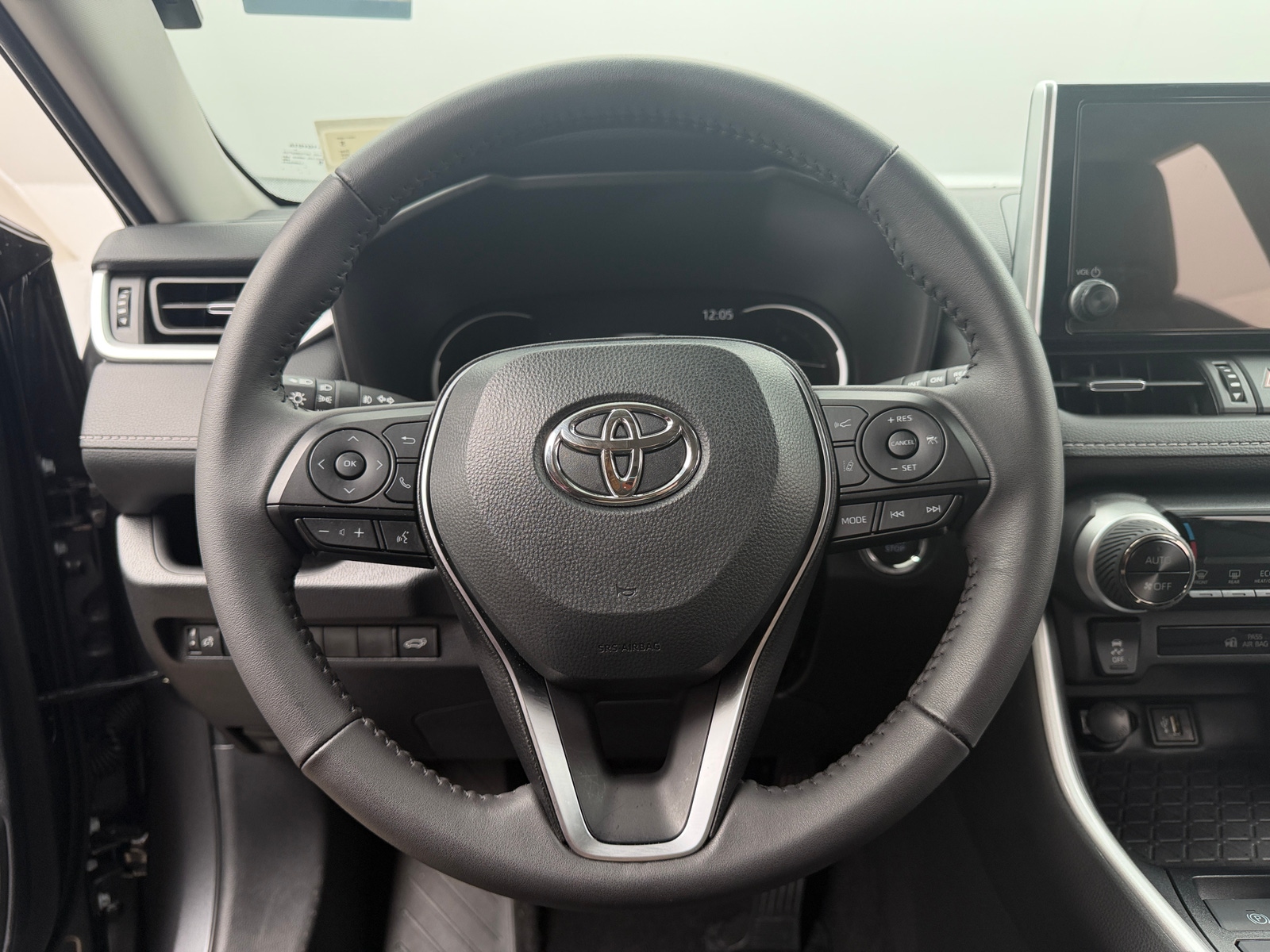 Thumbnail: 2025 Toyota RAV4 - 4