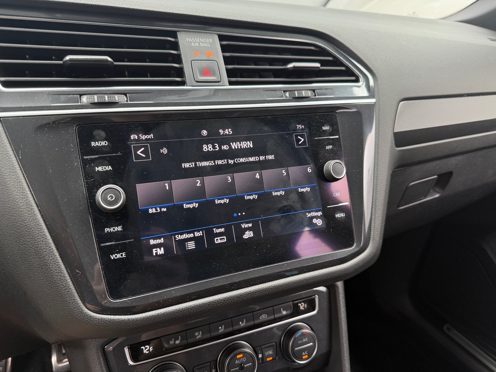 Thumbnail: 2020 Volkswagen Tiguan - 4