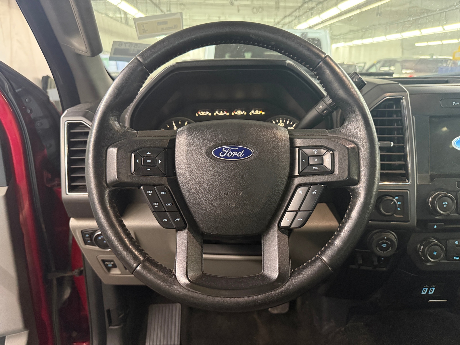 Thumbnail: 2018 Ford Econoline - 5